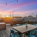 Rooftop Deck 2 Car Garage Near Downtown Nashville