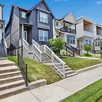 The Ashland House - Stylish Design, Backyard Oasis