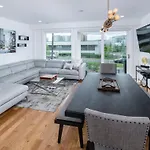 Skyline Views - Rooftop Pool - Maximum Luxury
