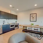 Holiday home Stylish Riverfront Eve 305 - Free Parking