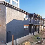 The Johnny And Dolly Historic Hideaway, Music Row Unit 2