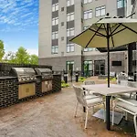 Hotel By Marriott Metro Center 3*