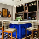 Hotel By Marriott Metro Center 3*