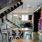 Modern 2 Bdr Townhome Minutes From Downtown Holiday home Nashville