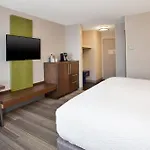Hotel Express Airport By Ihg Nashville