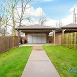 Nell\'S Haven Two Miles To Downtown & Broadway