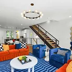 Pop Art Retreat On Legendary 8Th - Walk Everywhere