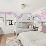 The Swiftie Taylor Themed Oasis In Midtown * Nashville