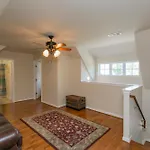 Villa Huge For Groups Near Downtown