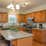 Huge For Groups Near Downtown Villa *