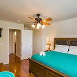 Huge For Groups Near Downtown * Nashville
