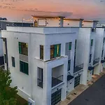 Songbird - Sleeps 16 - Two Rooftops With View *