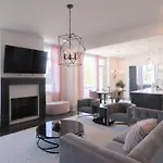 Songbird - Sleeps 16 - Two Rooftops With View Holiday home