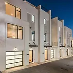 Songbird Suites - Sleeps 16 - Two Rooftops With View