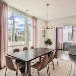 Holiday home Songbird - Sleeps 16 - Two Rooftops With View