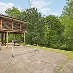 Nashville Gem Grill Mini Pickleball Sleeps 12