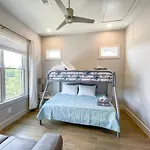 Modern Duplex - 1 Mile From Robust Nightlife