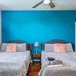 Modern 2 Bdr Townhome Minutes From Downtown