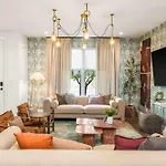 Charm Near Broadway In Walkable 8th Ave S Holiday home Nashville