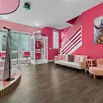 Pink Honky-Tonk Karaoke Stage, Pink Glam & Bar