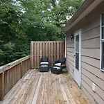 2 Units, Sleeps 16, Mins To Downtown - Airport Apartment