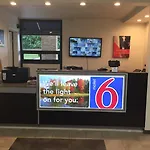 Hotel 6-nashville, Tn - Airport 3*