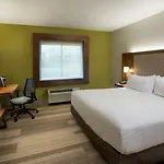 Hotel Express Airport By Ihg 3*