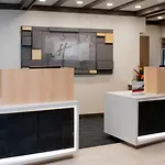 Hotel Express Airport By Ihg 3*