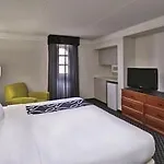La Quinta By Wyndham South Hotel