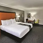 La Quinta By Wyndham South Hotel