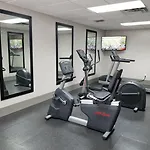 Country & By Radisson, Airport East, Tn Hotel 4*