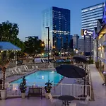 Comfort Downtown - Music Center 4*