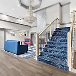 Comfort & Near Tanger Outlets I-24 Antioch Hotel 4*