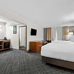 Comfort & Near Tanger Outlets I-24 Antioch Hotel 4*