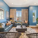 Walk To Vanderbilt And Belmont With Garage And Rooftop Deck Holiday home *