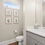 Holiday home 2 Adjacent Gem Great For Big Groups 8th Ave S
