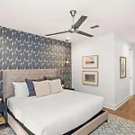 Holiday home 2 Adjacent Gem Great For Big Groups 8th Ave S