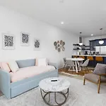 Sleeps 20 Three Side By Side 10 Minutes To Broadway