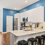 Walk To Vanderbilt And Belmont With Garage And Rooftop Deck * Nashville
