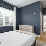Sleeps 20 Three Side By Side 10 Minutes To Broadway Holiday home Nashville
