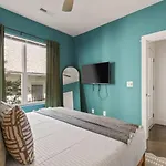 Holiday home Walk To Vanderbilt And Belmont With Garage And Rooftop Deck