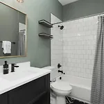 Sleeps 32 Only 10 Minutes To Broadway 4 Side By Side Nashville