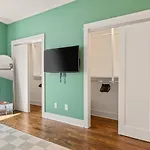 Walk To Vanderbilt And Belmont With Garage And Rooftop Deck Holiday home Nashville