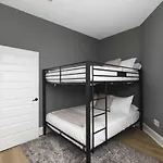 Holiday home Sleeps 32 Only 10 Minutes To Broadway 4 Side By Side *