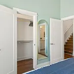 Walk To Vanderbilt And Belmont With Garage And Rooftop Deck *