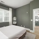Holiday home Sleeps 20 Three Side By Side 10 Minutes To Broadway Nashville