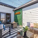 Walk To Vanderbilt And Belmont With Garage And Rooftop Deck