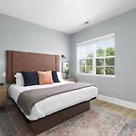 Sleeps 32 Only 10 Minutes To Broadway 4 Side By Side Nashville