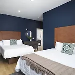 Sleeps 32 Only 10 Minutes To Broadway 4 Side By Side