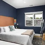 Holiday home Sleeps 32 Only 10 Minutes To Broadway 4 Side By Side